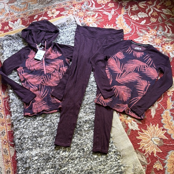 Smartwool Tops - Smartwool Bundle of 2 shirts merino wool zip hoodie crew base layer palm leaf M